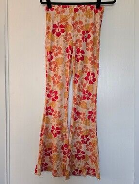 Bear Dance - 70s Retro Hibiscus Floral Pattern Bell-Bottom Stretchy Pants